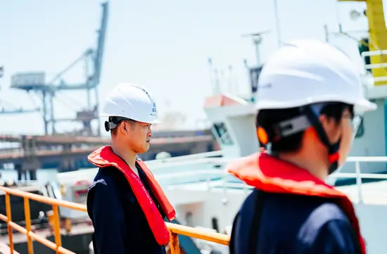 Supervise loading and unloading